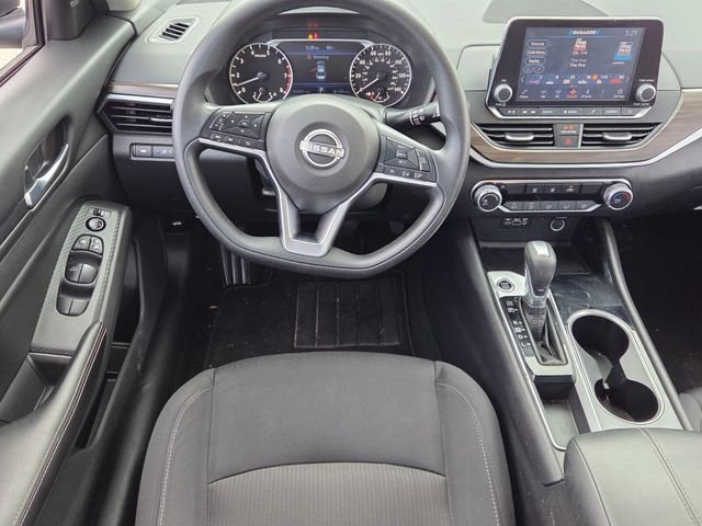 Used 2024 Gray Nissan 2.5 SV image 7