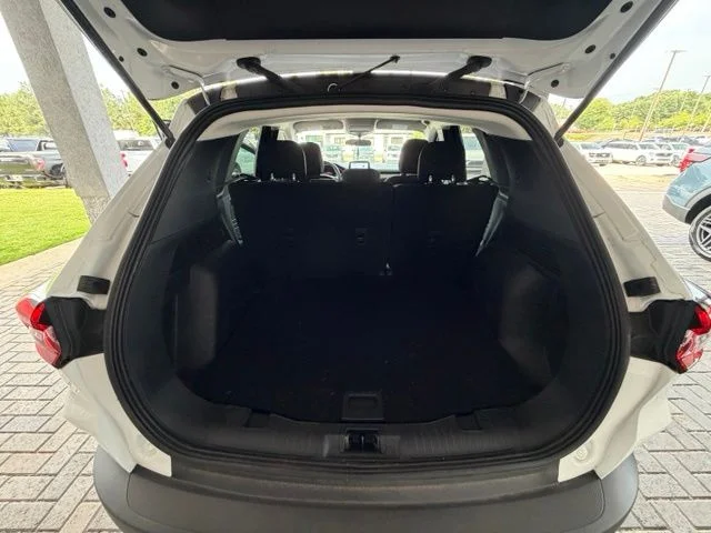 Used 2025 Oxford White Ford Active image 18