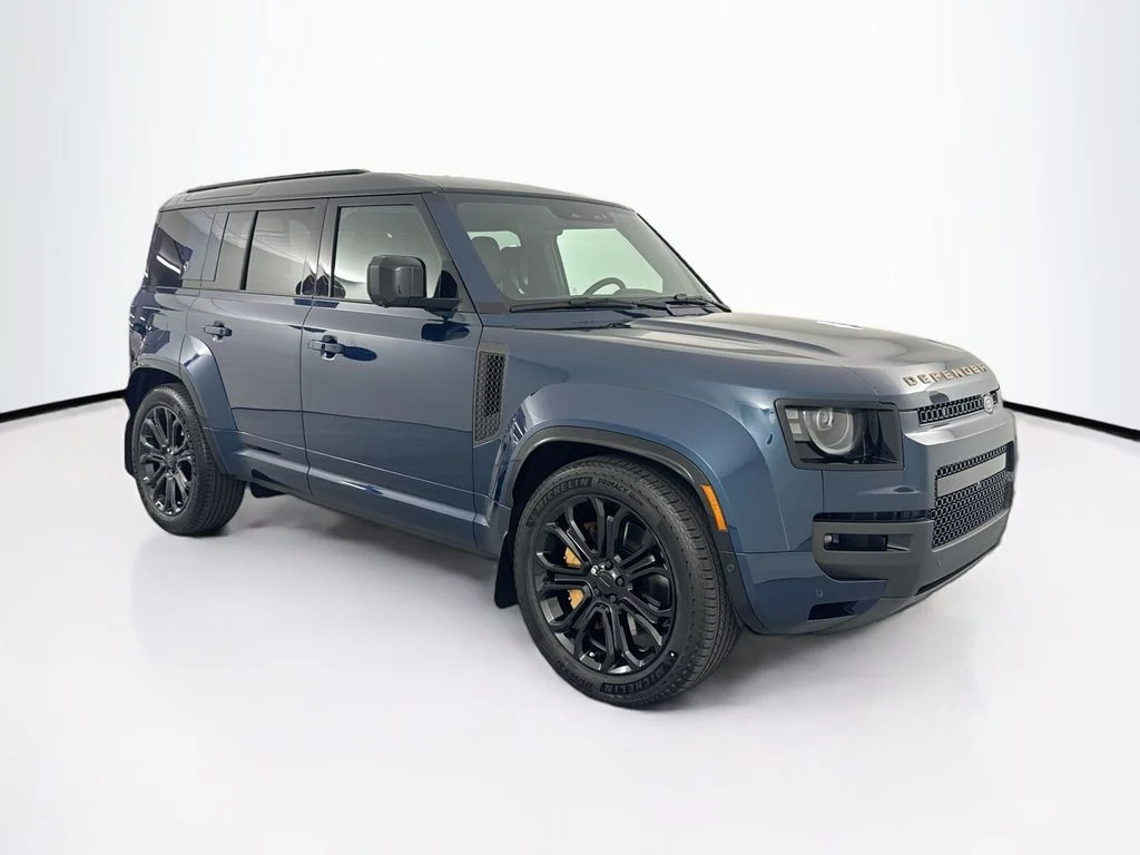 New 2026 Sargasso Blue Land Rover OCTA image 3