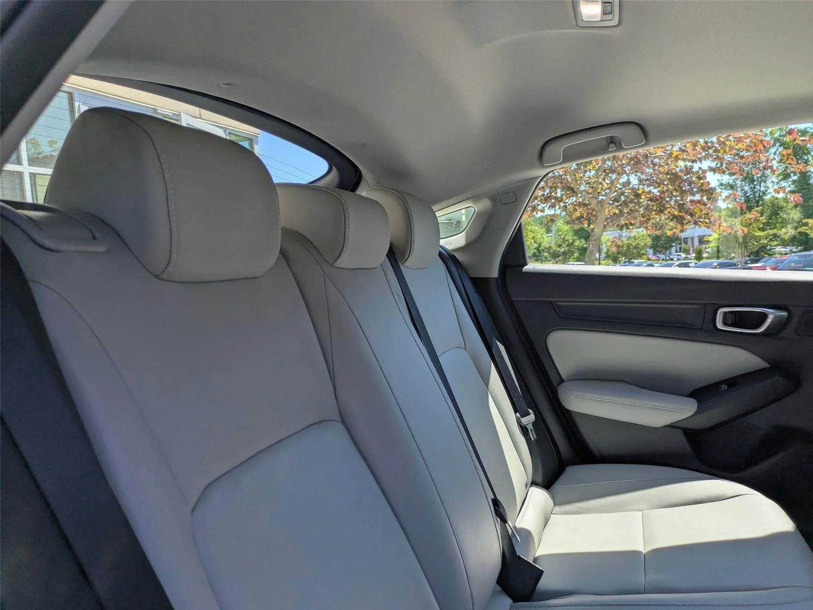 Used 2024 Platinum White Pearl Acura  image 31