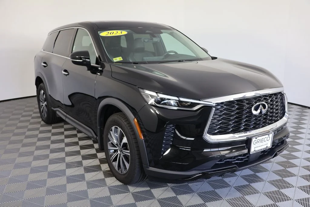 Used 2023 Black INFINITI PURE image 1