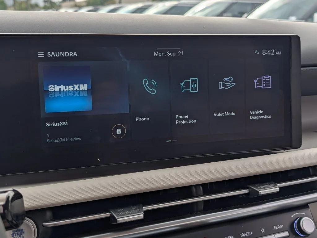 Used 2025 Gray Hyundai SE image 21