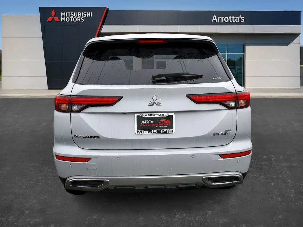 New 2025 White Diamond Mitsubishi SE image 6