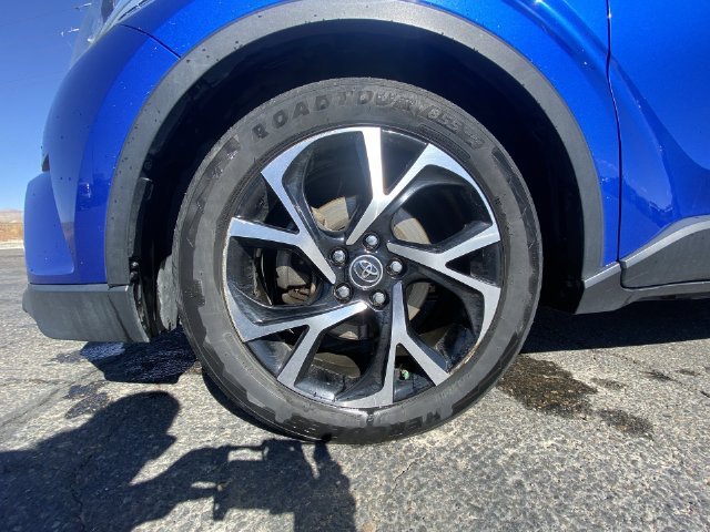 Used 2019 Blue Toyota XLE image 10