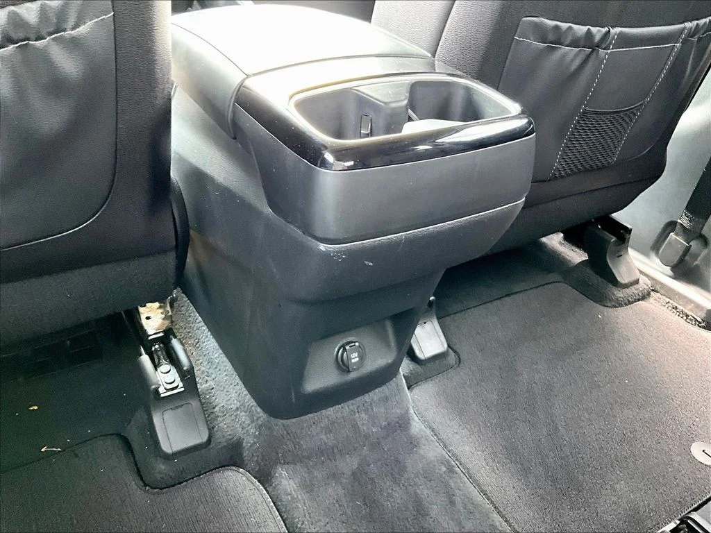 Used 2022 Black Kia EX image 10