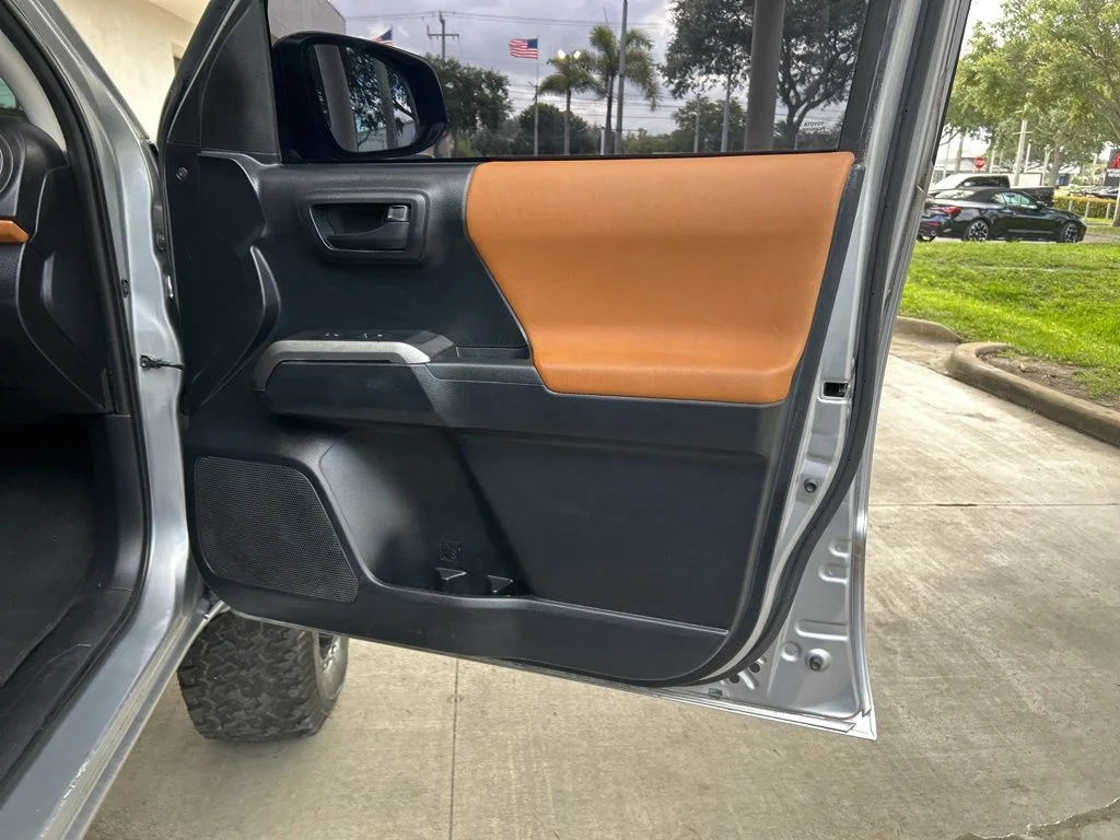 Used 2019 Silver Toyota SR5 image 22