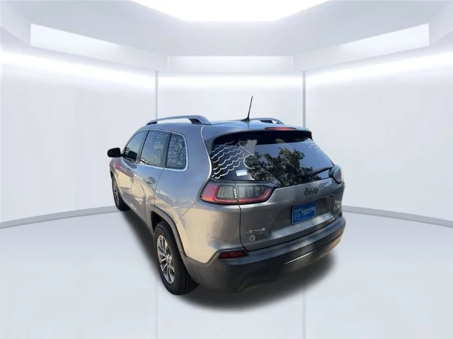 Used 2019 Silver Jeep Latitude Plus image 8