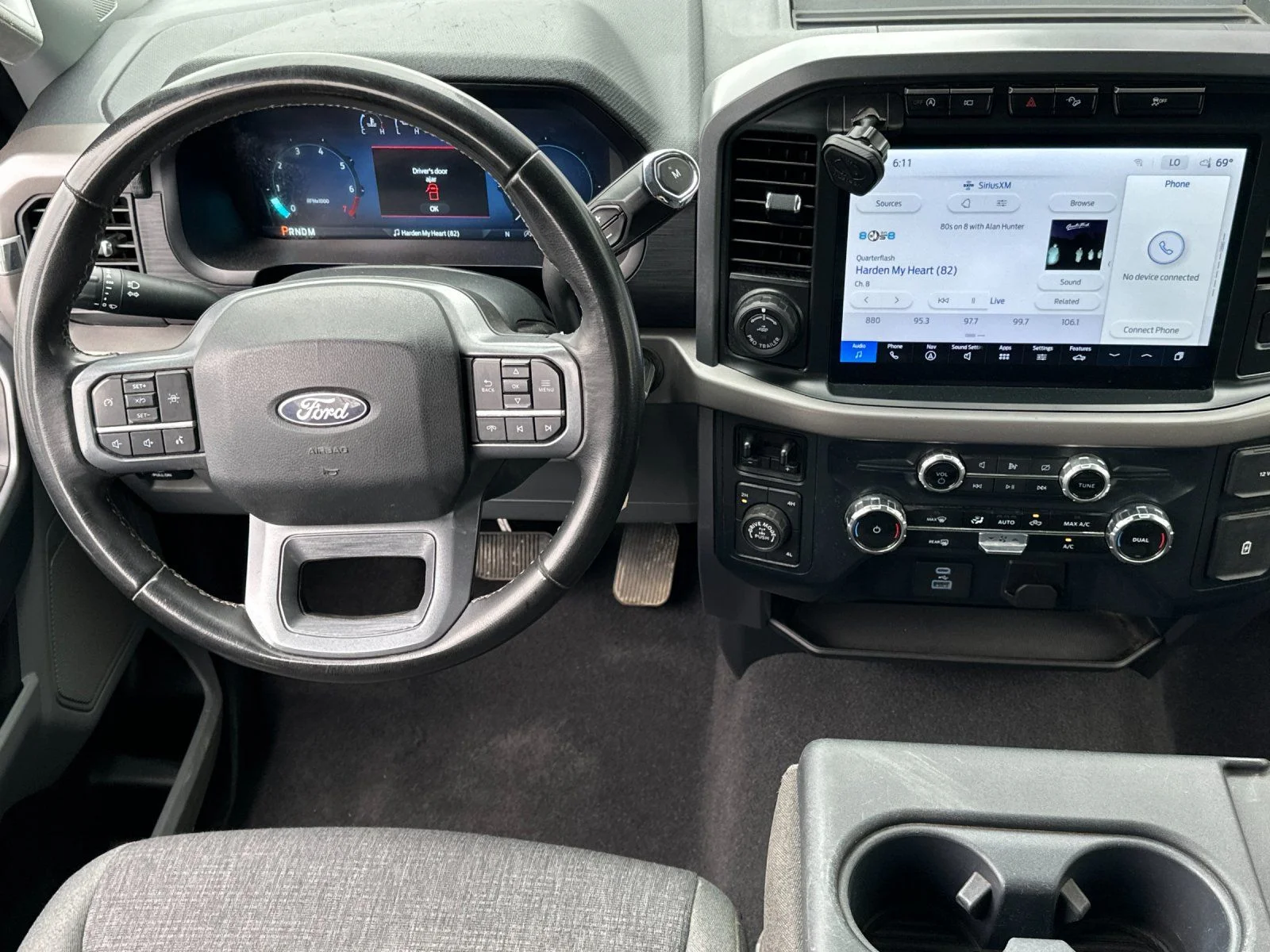 Used 2024 Atlas Blue Metallic Ford XLT image 12