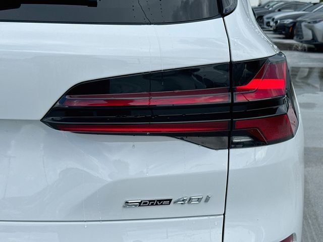 Used 2024 White BMW sDrive40i image 33