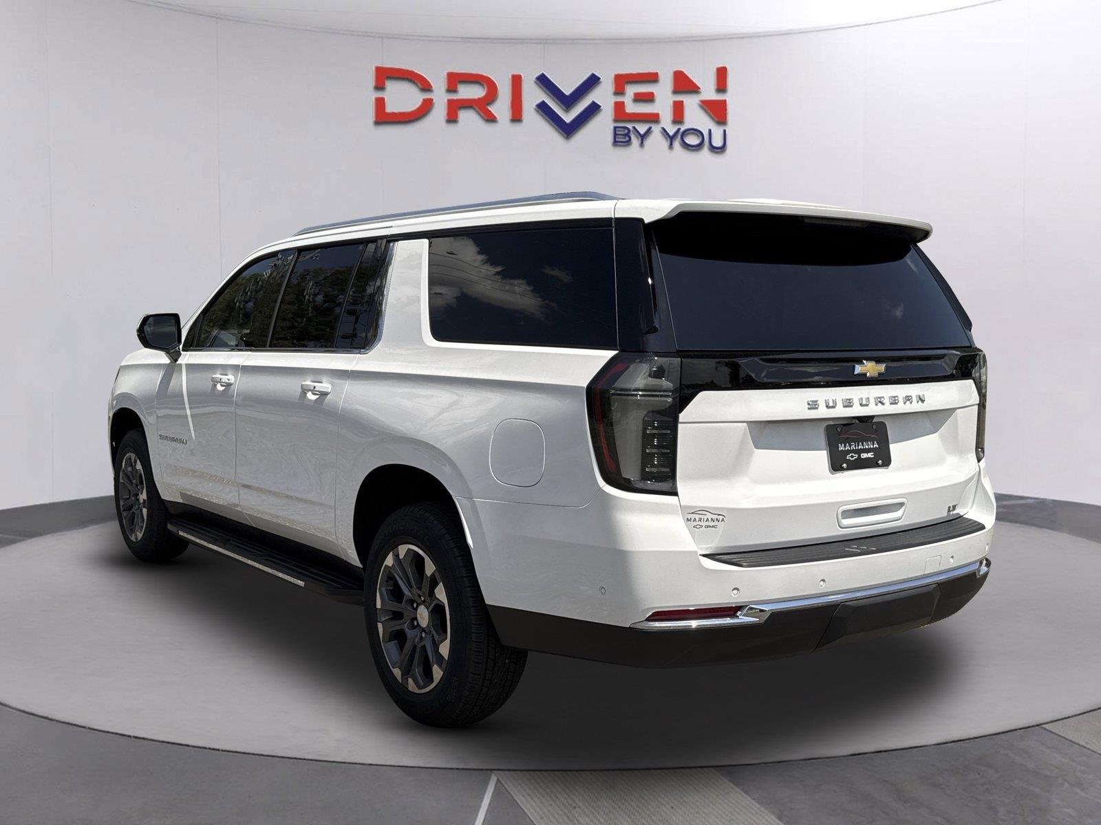 2026 Chevrolet Suburban LT - Photo 6