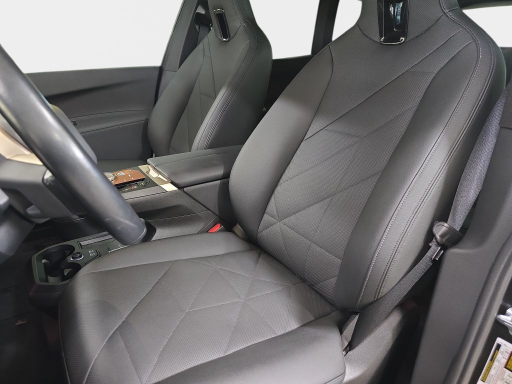 Certified Used 2024 Oxide Gray Metallic BMW xDrive50 image 17