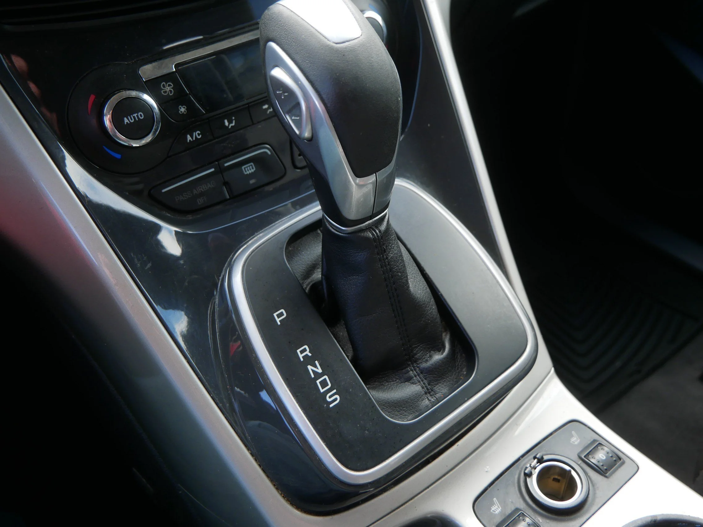 Used 2013 Sterling Grey Metallic Ford SEL image 27