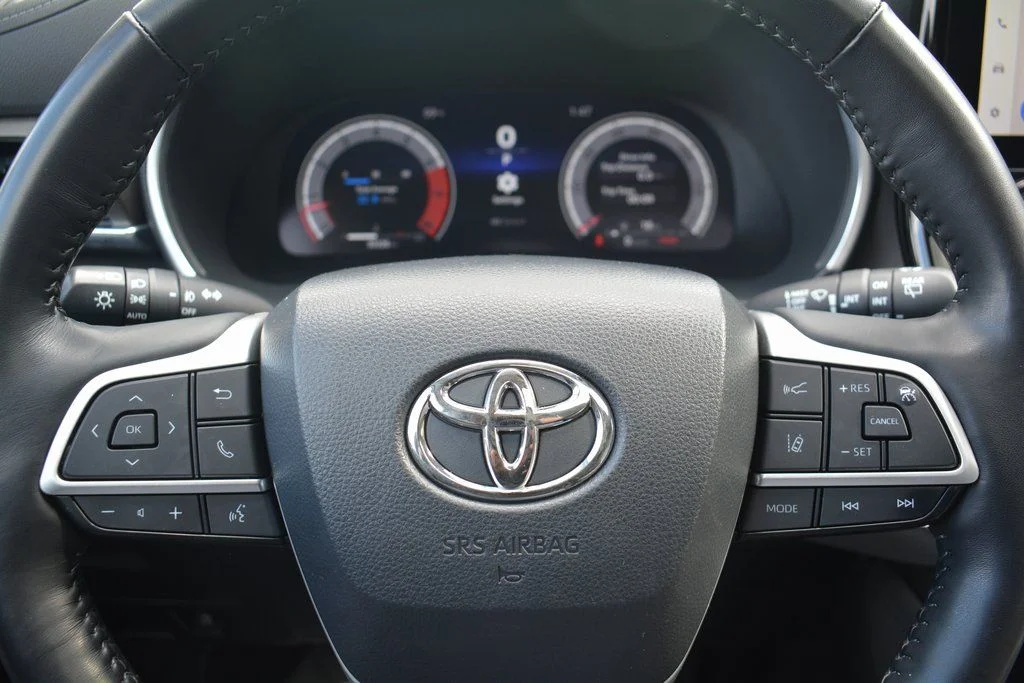 2023 Toyota Highlander Limited - Photo 13