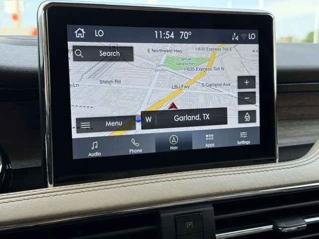 Used 2022 White Lincoln Grand Touring image 15