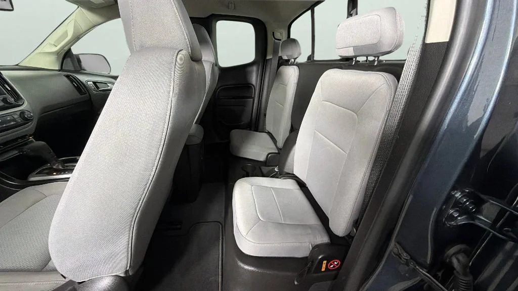 Used 2019 SHADOW GRAY METALLIC Chevrolet 2WD LT image 26