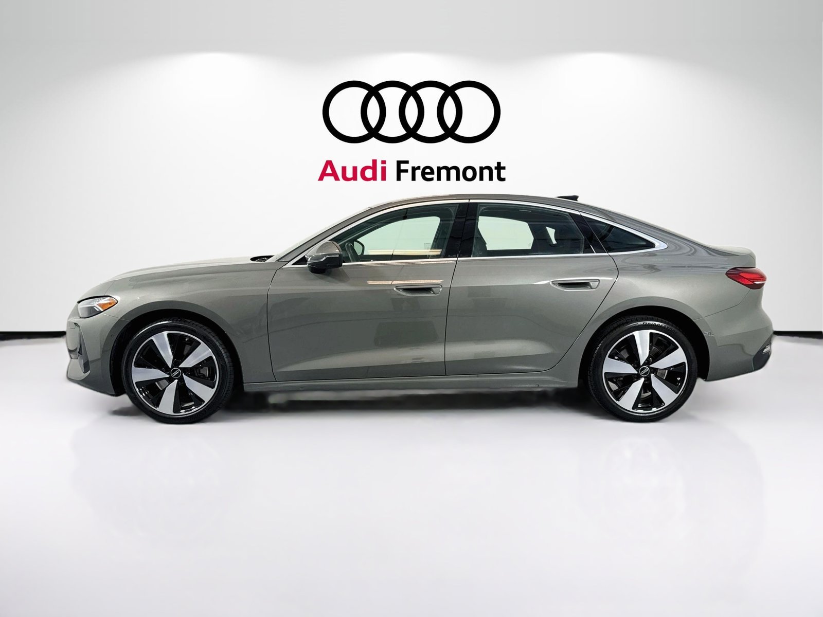 Used 2025 Chronos Gray Me Audi Premium Plus image 8