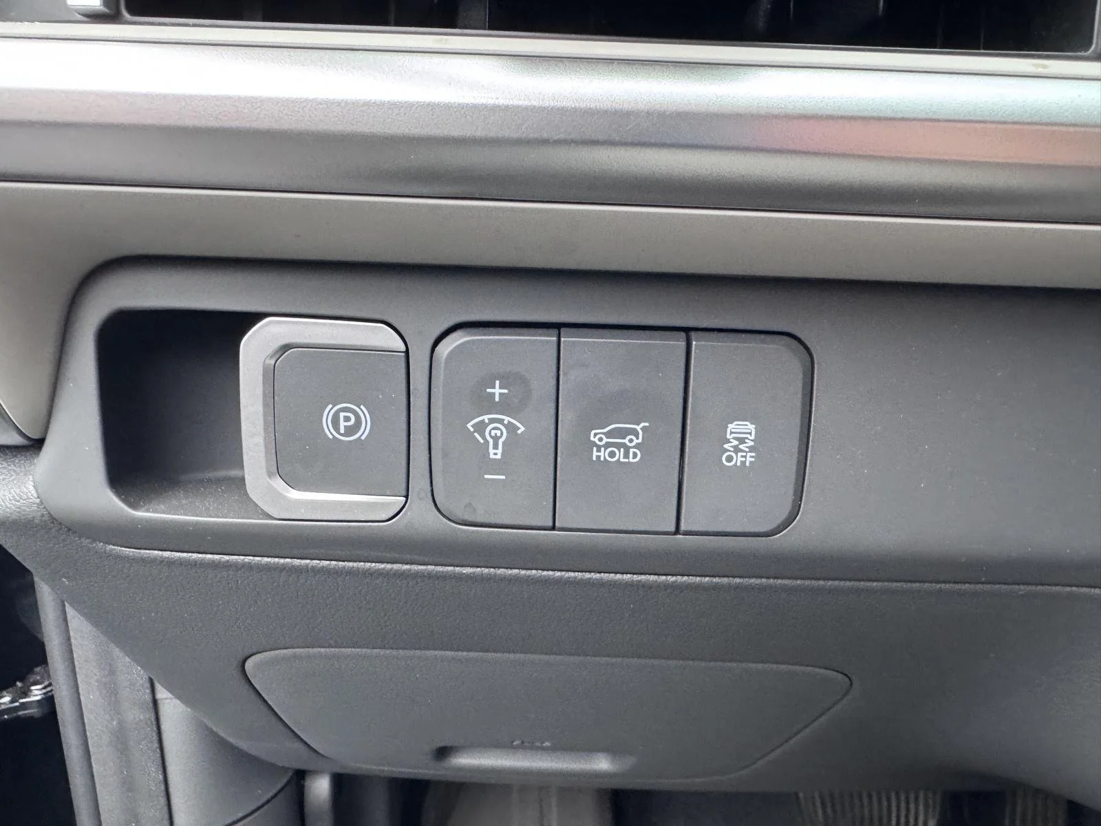 Used 2026 Phantom Black Hyundai SEL image 14