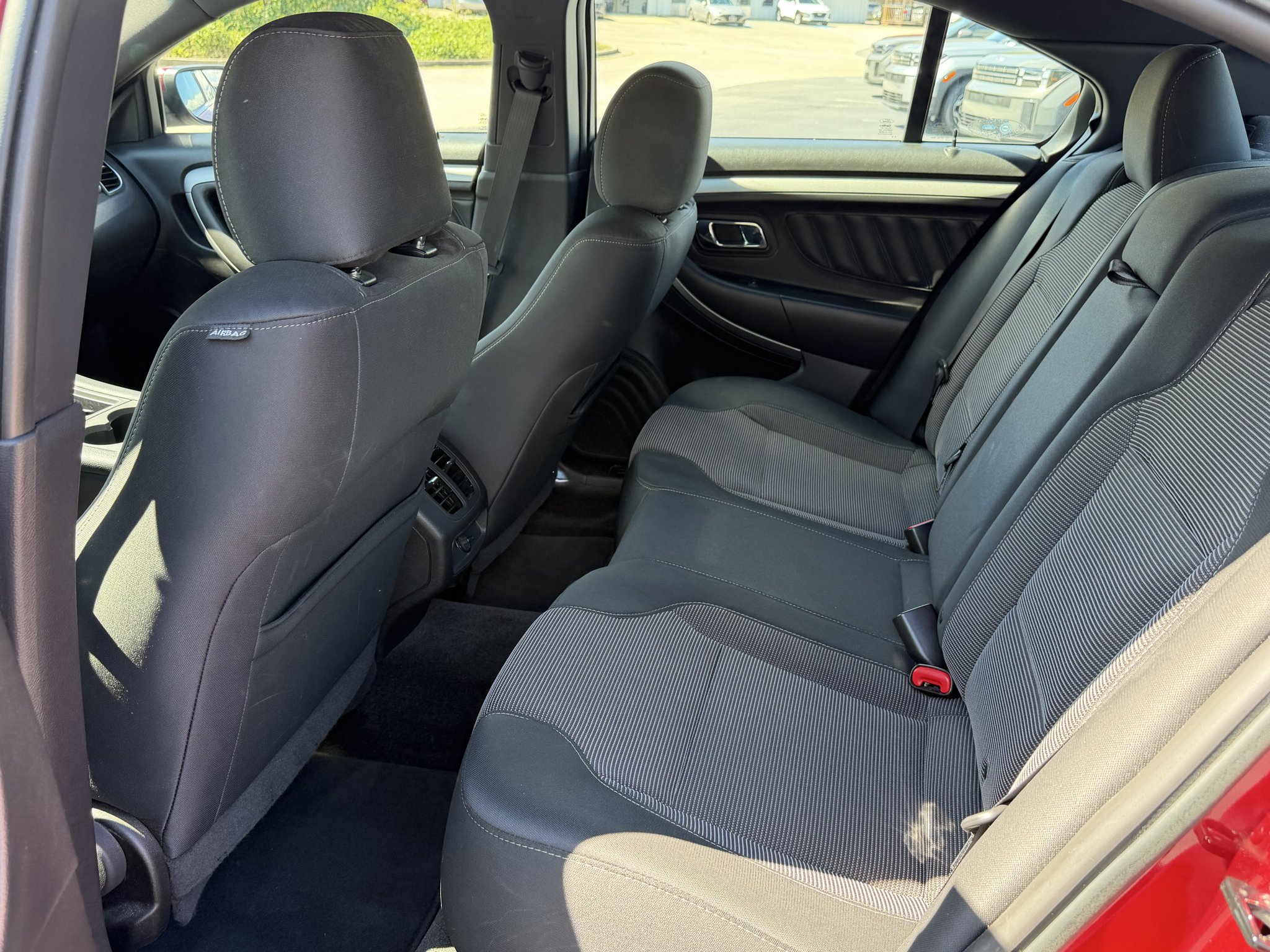 2018 Ford Taurus SEL - Photo 15