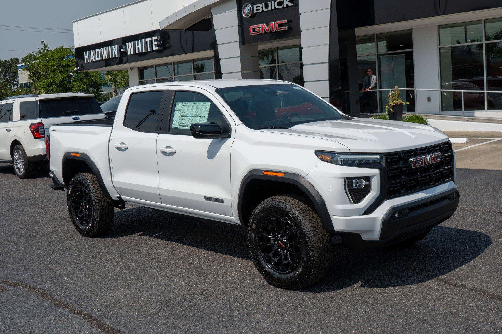 2026 GMC Canyon 4WD Elevation Crew Cab Short Box's photo