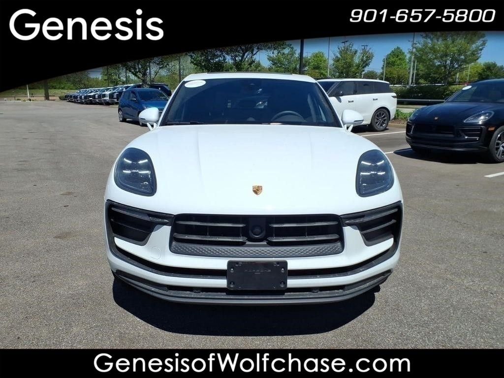 Used 2025  Porsche Base image 8