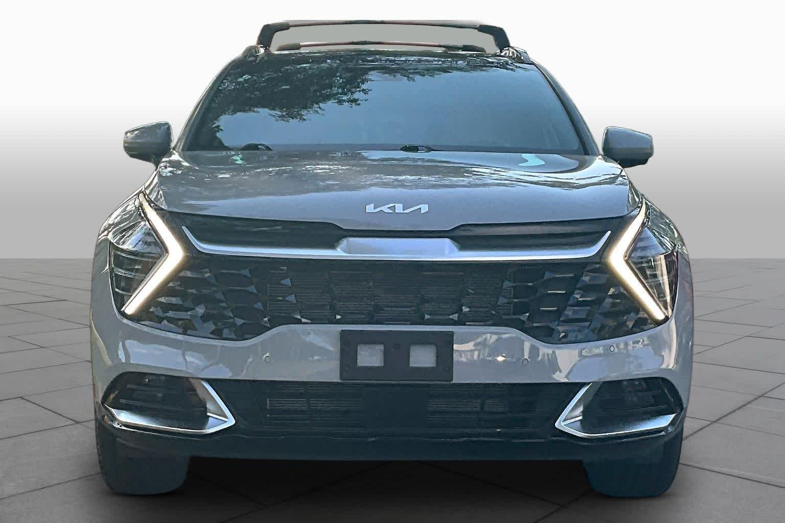 Used 2024 Wolf Gray Kia SX-Prestige image 4