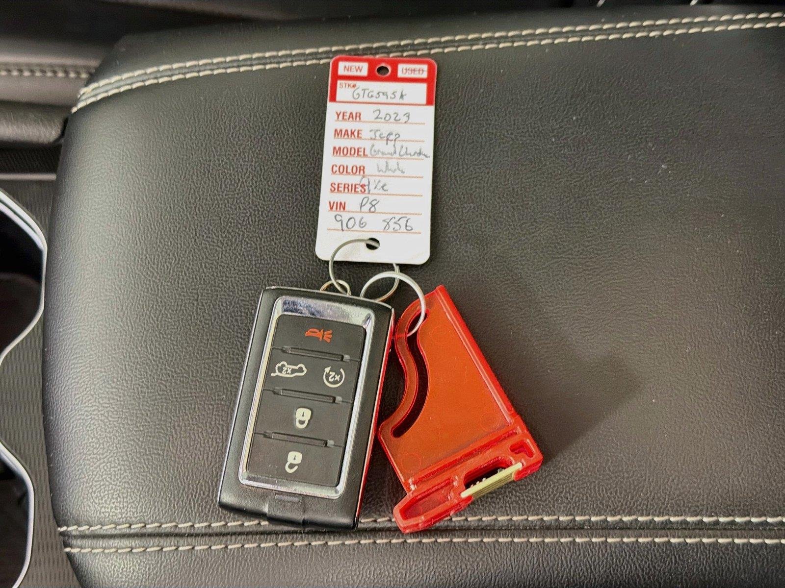 Used 2023  Jeep 30th Anniversary image 4