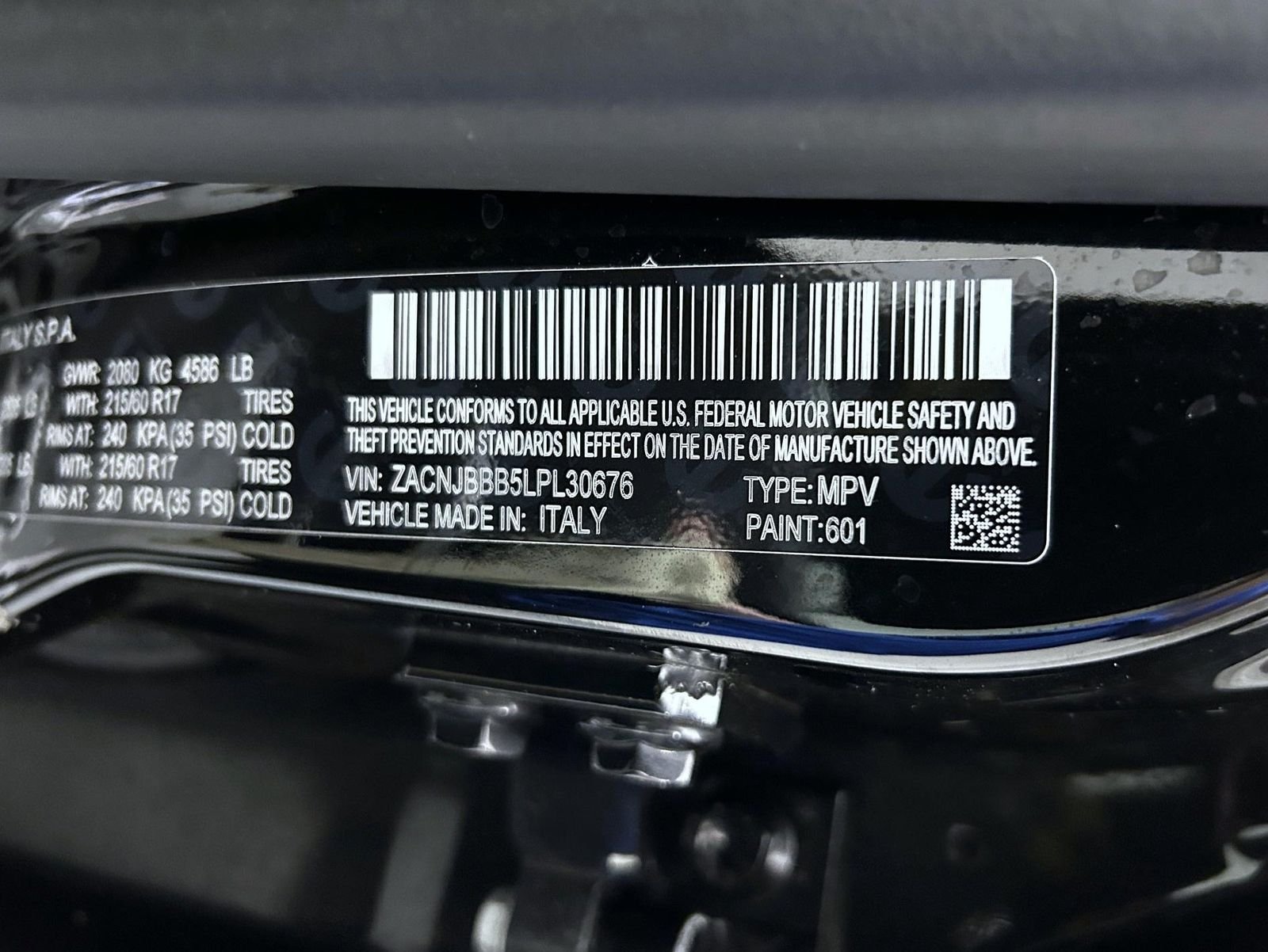 Used 2020 Black Jeep Latitude image 25