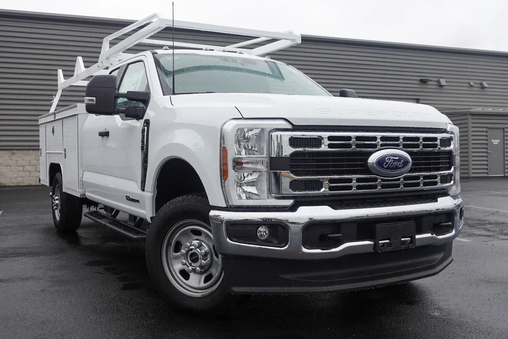 2025 Ford F-350 Super Duty Chassis Cab