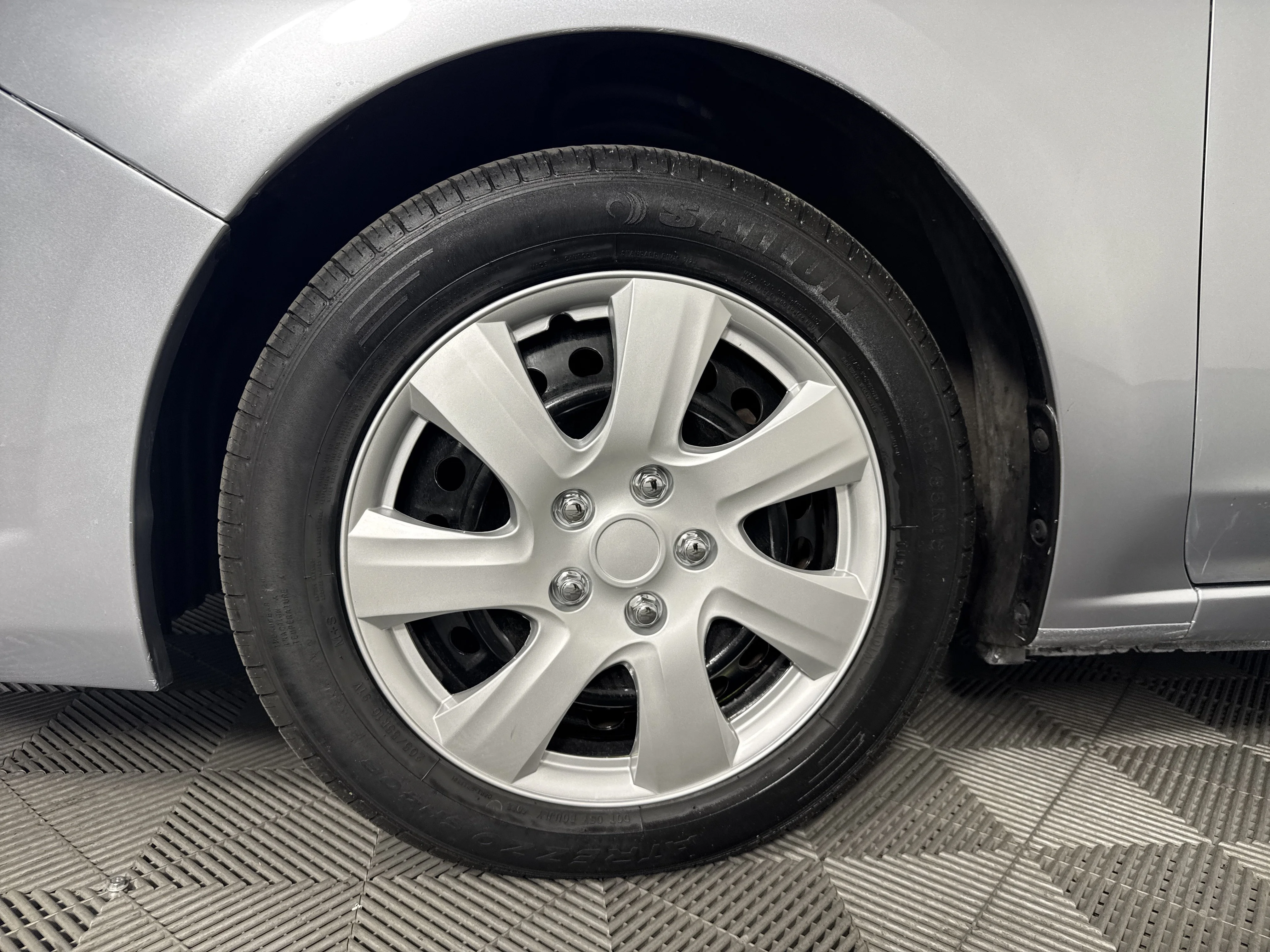 Used 2020 Ice Silver Metallic Subaru Base image 21