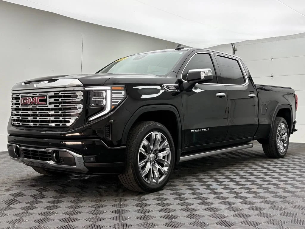 Used 2024 Onyx Black GMC Denali image 2