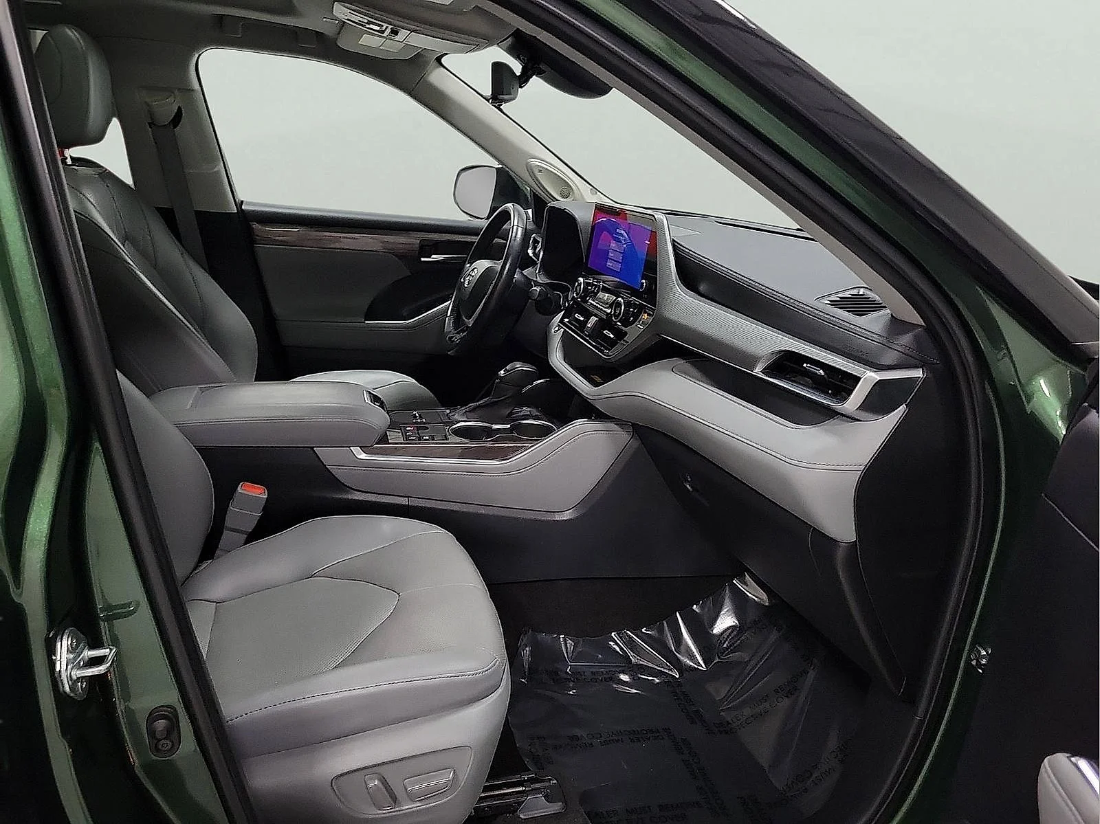 Used 2023 Green Toyota Hybrid Platinum image 15