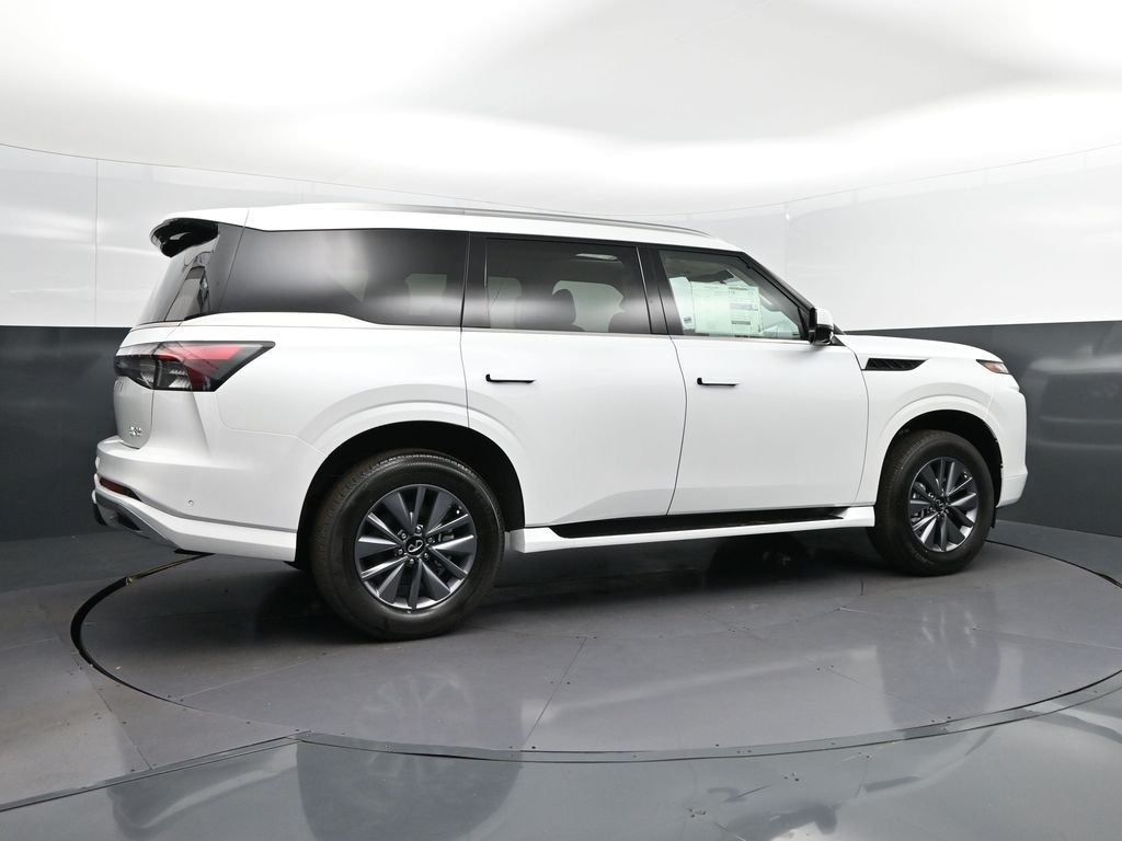 New 2026 RADIANT WHITE INFINITI Pure 2WD image 8