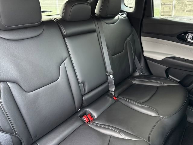 New 2026 Diamond Black Crystal Pearl-Coat Exterior Paint Jeep Limited image 22
