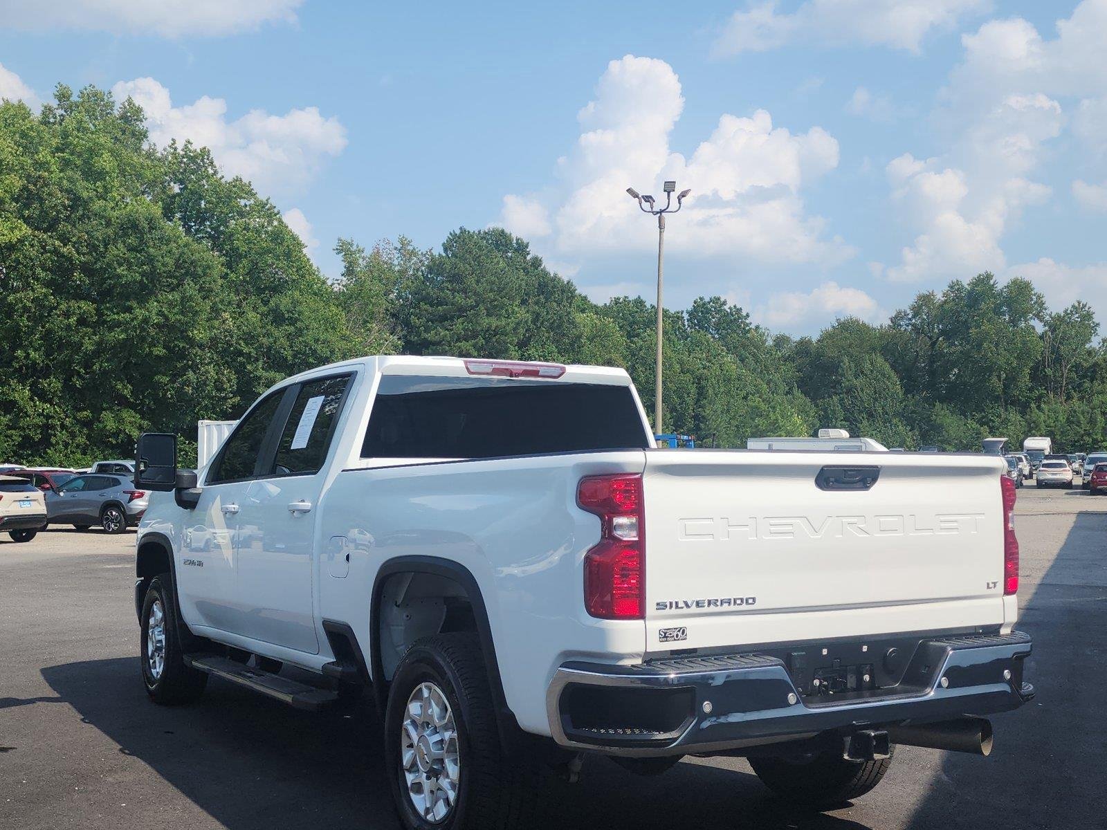 Used 2025 Summit White Chevrolet LT image 3