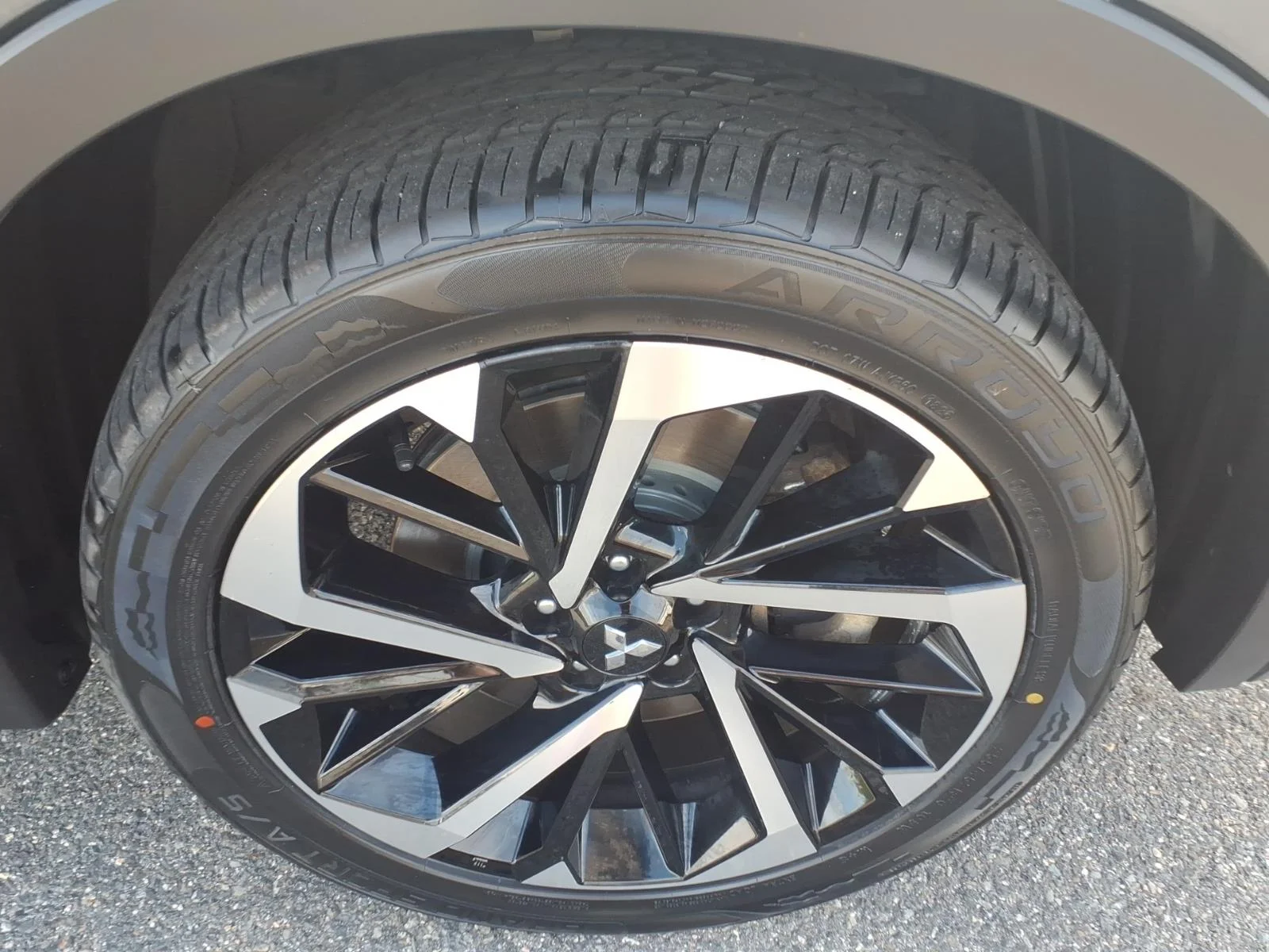 Used 2024 Graphite Gray Mitsubishi SE image 10