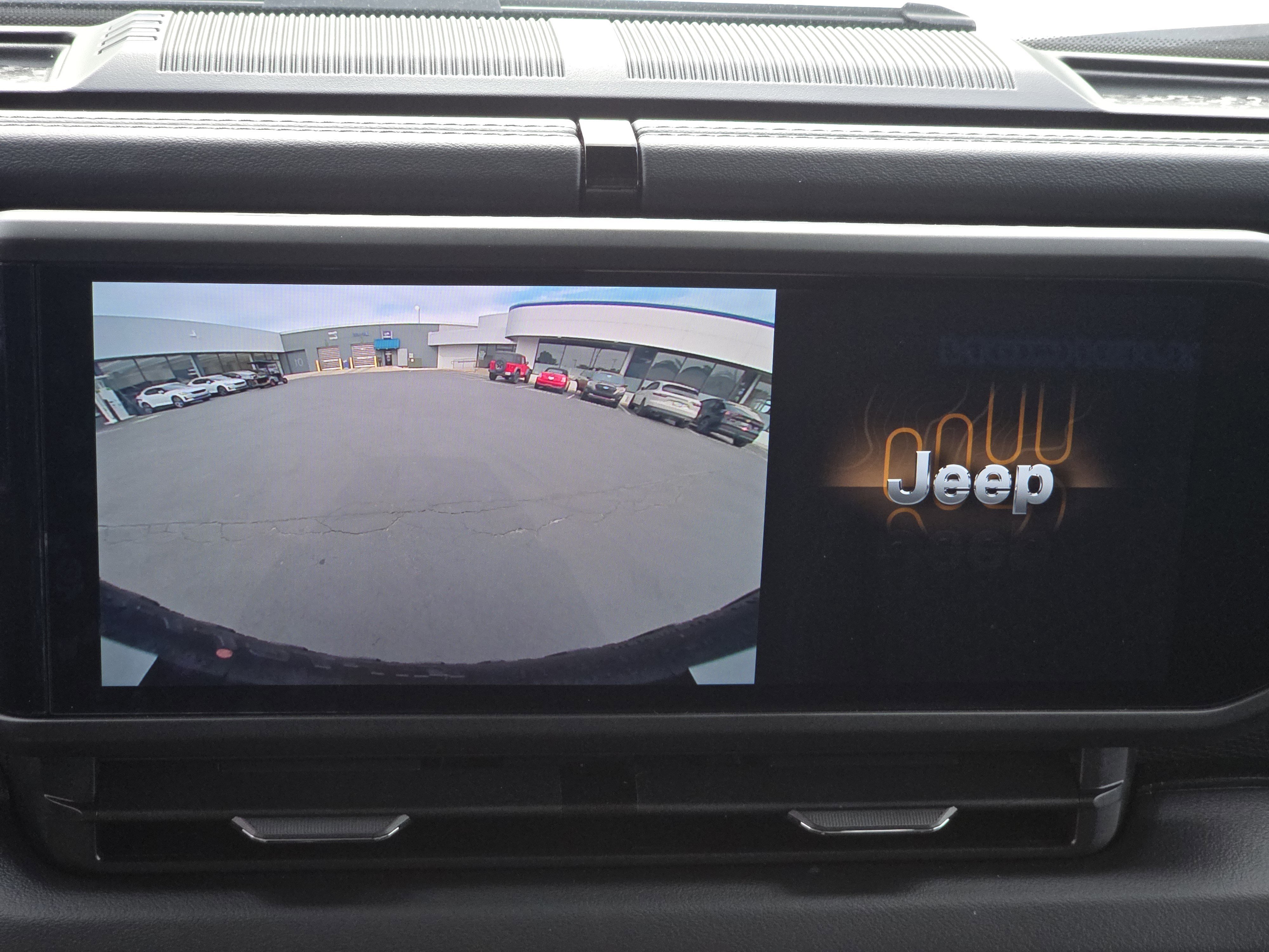 Used 2025 Bright White Clearcoat Jeep Rubicon image 25