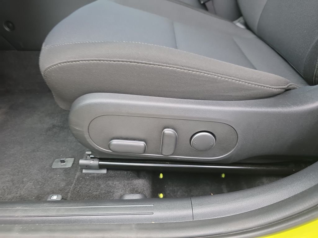 Used 2025 Yellow Hyundai SEL image 27