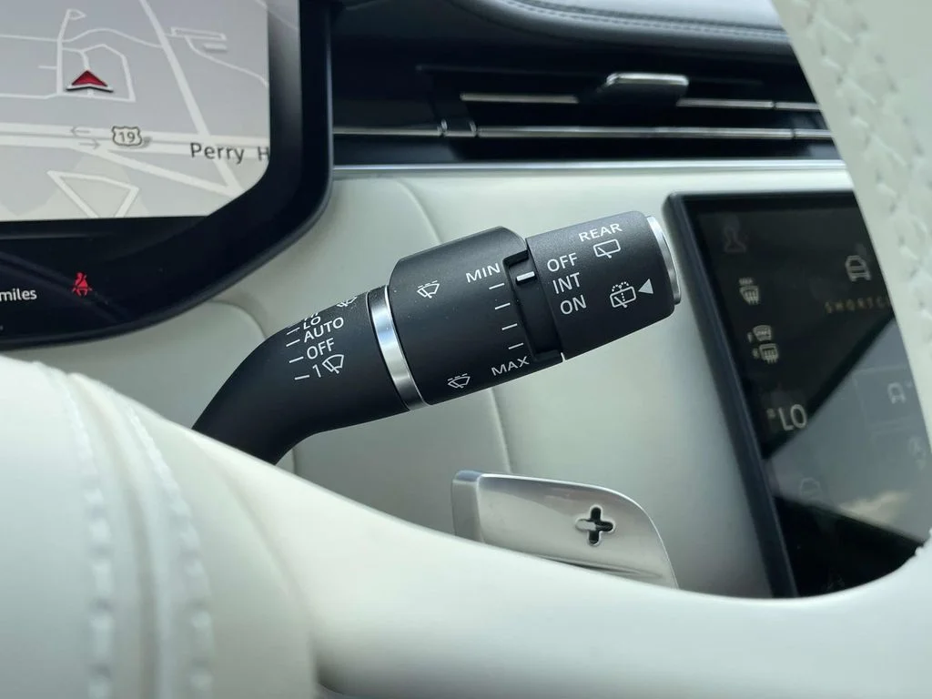 New 2026 Ostuni Pearl White Land Rover Autobiography image 42