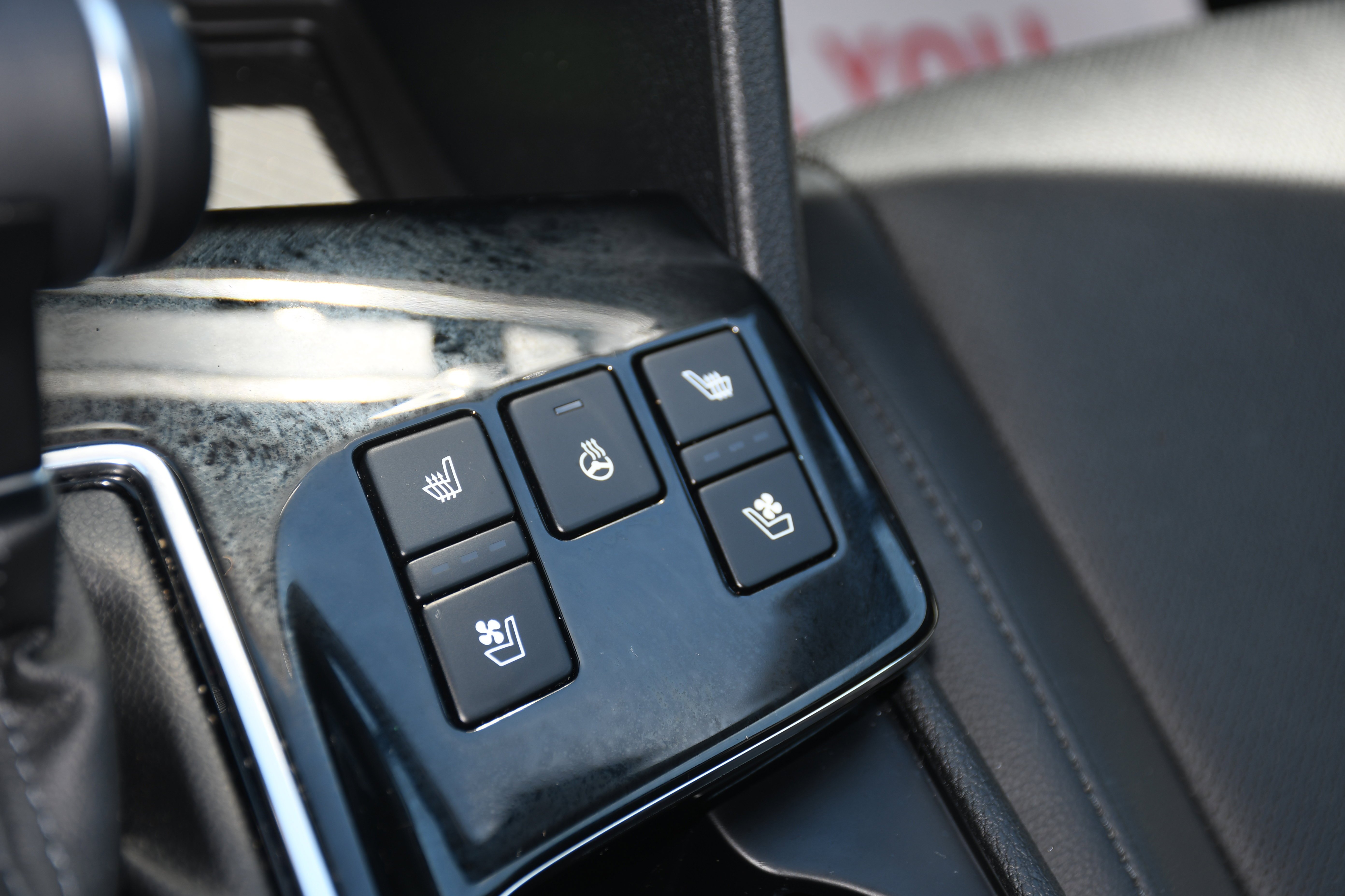 Used 2023 Red Kia SX-Prestige image 16