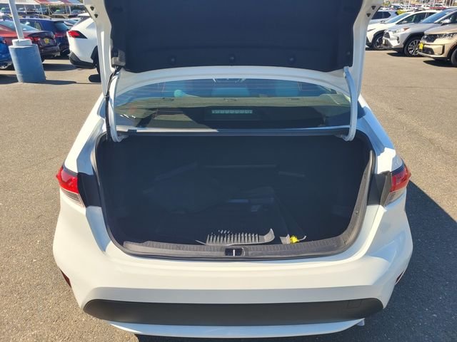 Used 2022 White Toyota LE image 11