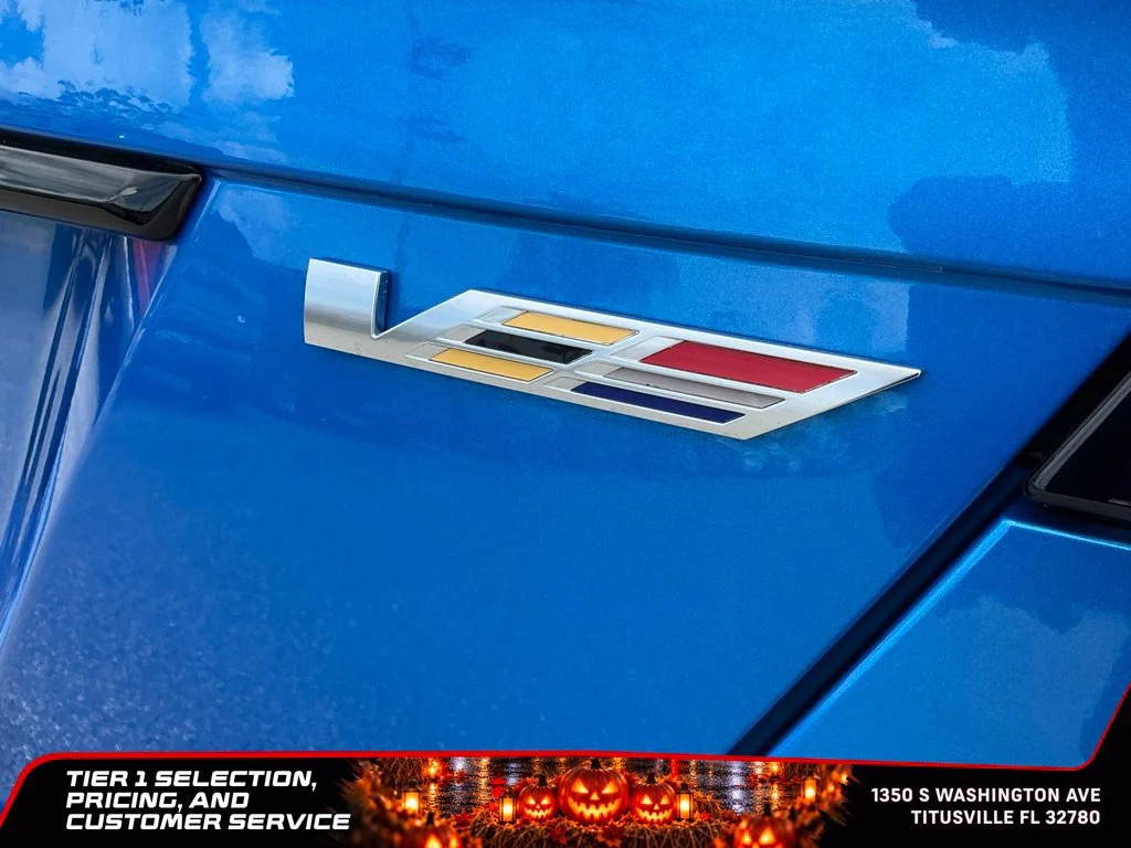 Used 2025 Coastal Blue Metallic Cadillac V-Series image 19