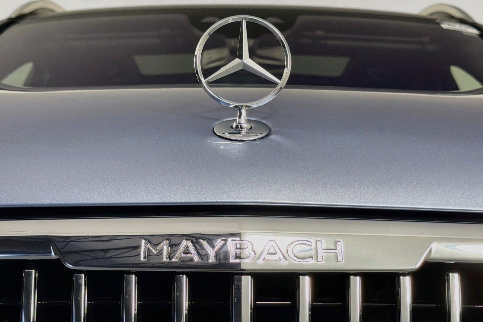New 2026 MANUFAKTUR Cote d Azur Light Blue Metallic Mercedes-Benz Maybach GLS 600 4MATIC® SUV image 16