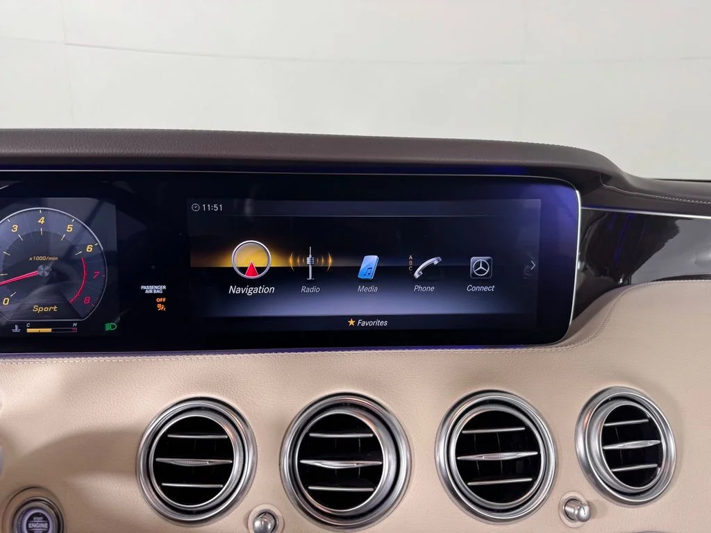Used 2019 designo Diamond White Metallic Mercedes-Benz S 560 image 25