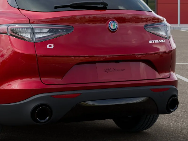 New 2025 Red Alfa Romeo Base image 40