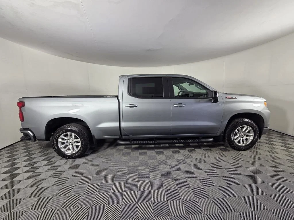 Used 2025 Sterling Gray Metallic Chevrolet RST image 5