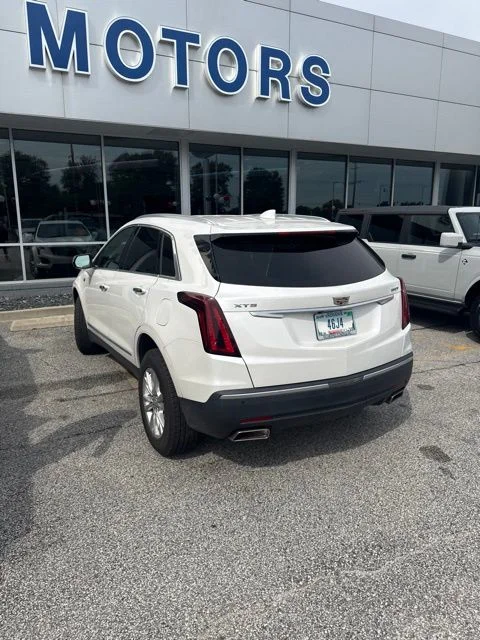 Used 2021 White Cadillac Luxury image 3