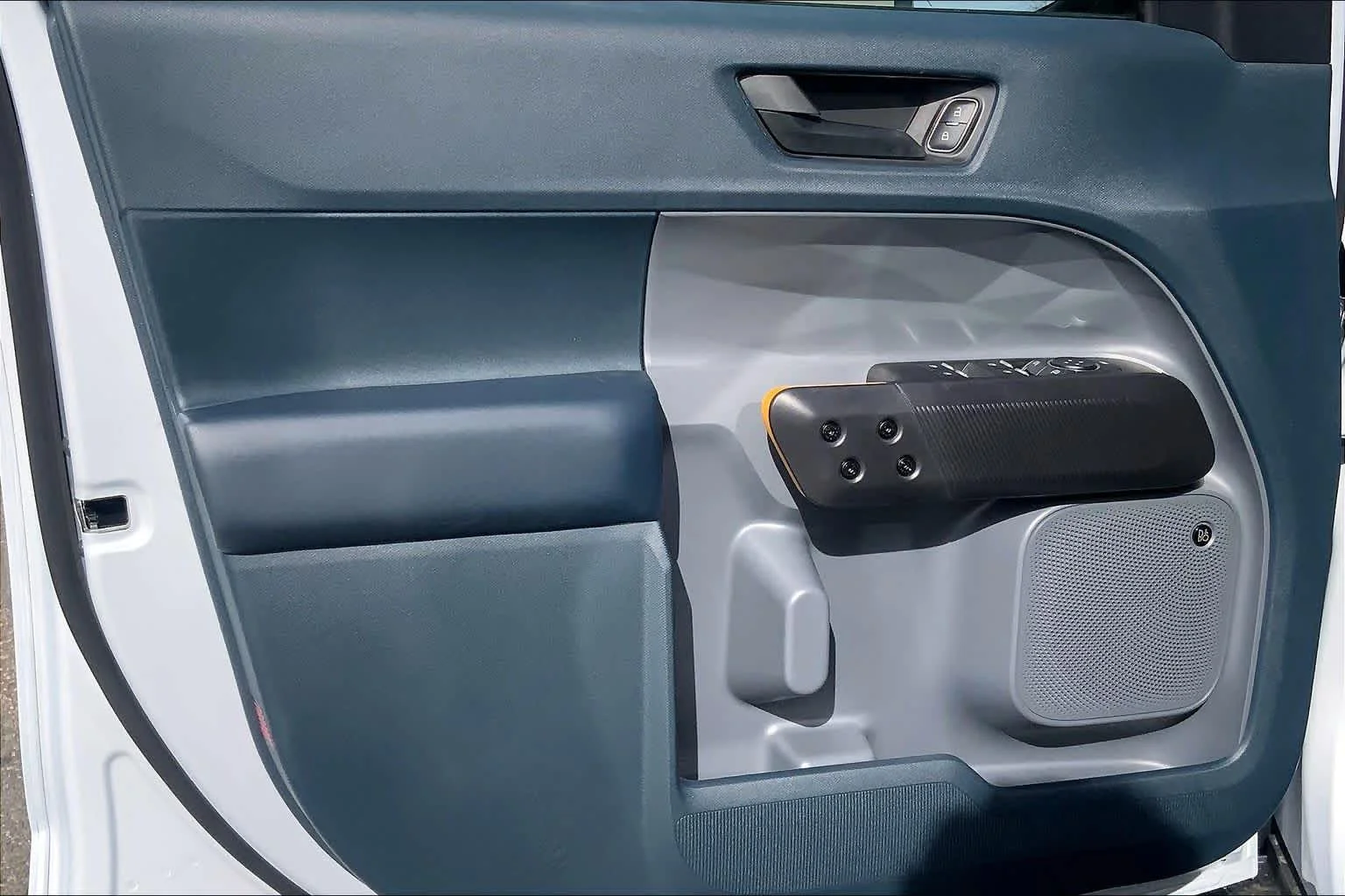 New 2026 Space White Metallic Ford Tremor image 11