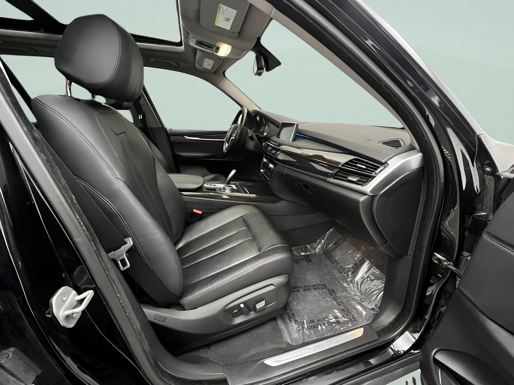 Used 2015 Black Sapphire Metallic BMW xDrive35i image 29