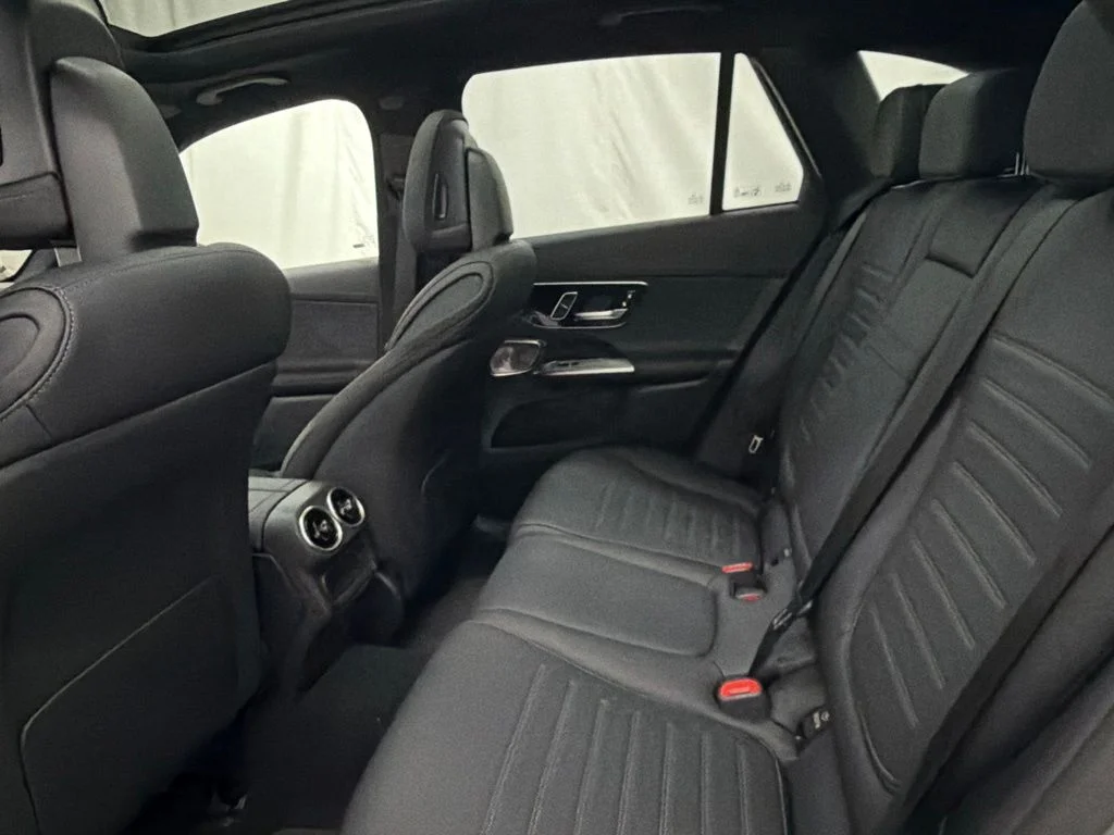 New 2026 White Mercedes-Benz GLC 300 image 19