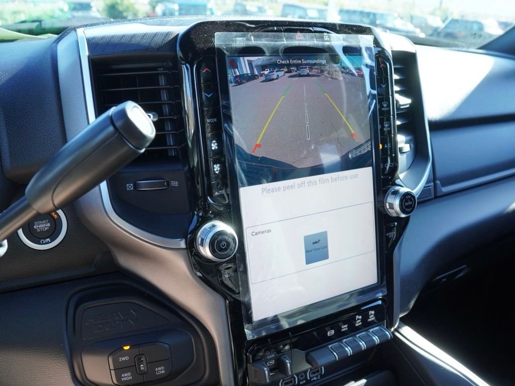 New 2026 Diamond Black Crystal Pearl-Coat Exterior Paint RAM Big Horn Night Edition image 15